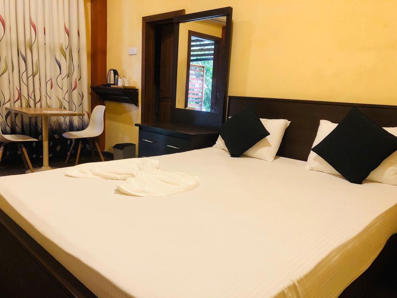 Cinnamon Airport Residencies Katunayaka Екстериор снимка