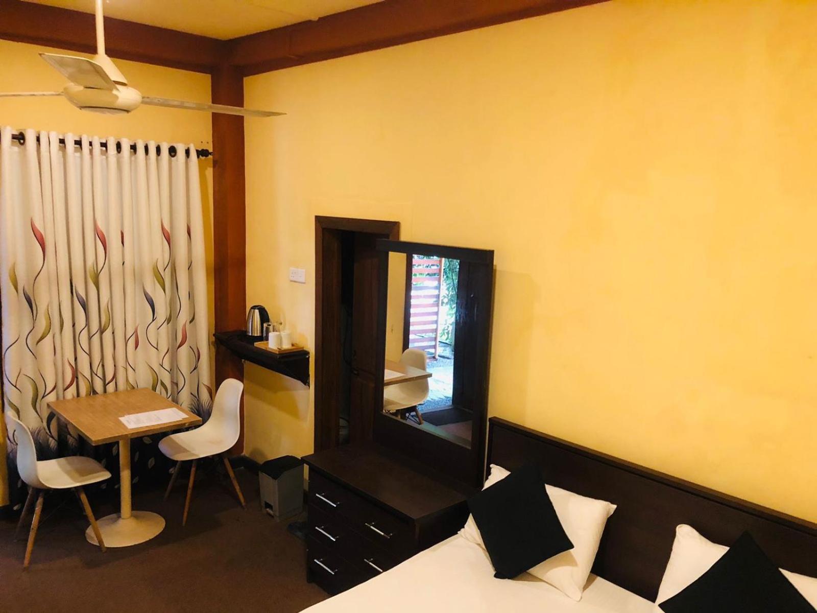 Cinnamon Airport Residencies Katunayaka Екстериор снимка